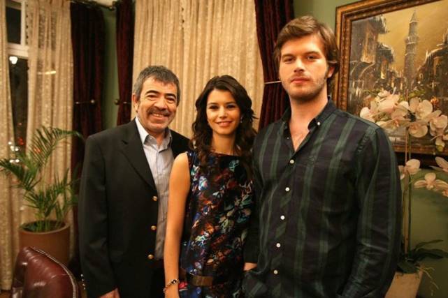 Aşk-ı Memnu'nun daha önce görülmeyen bir kamera arkası görüntüsü ortaya çıktı