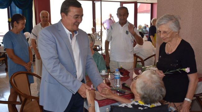 Başkan Batur, Huzurevi ve Şehit Ailelerini Ziyaret Etti