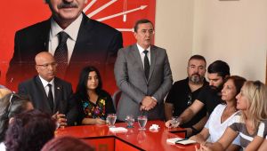 Başkan Batur partililer ve Belediye personeliyle bayramlaştı