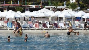 Çeşme'de Doluluk Devam Ediyor