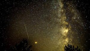 Gökyüzünde meteor yağmuru şöleni
