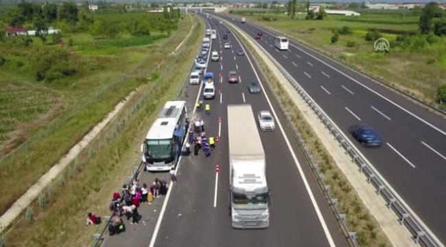 Kamyon Emniyet Şeridinde Duran Otobüse Çarptı: 4 Yaralı - Bursa