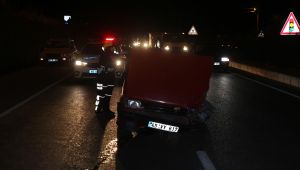 Önündeki araca çarptı, her şeyini bırakıp kaçtı