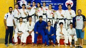 Zafer Kupası'ndan şampiyonlukla döndüler