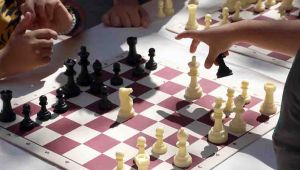 Bayraklı’da ‘Sokakta Satranç’