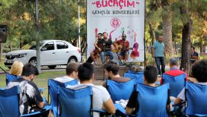 Çimlerde Konser Keyfi