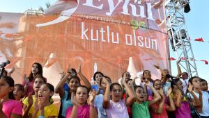 Cumhuriyet'in Simge Kentine Yakışır Kutlamalar
