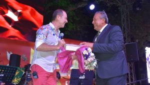 Dikili Festivaline Muhteşem Final