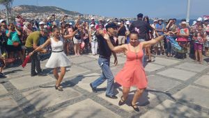 Foça'da Festival Mutluluğu