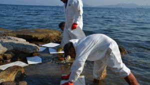 Foça’da Sızıntıya Sebep Olan Gemi Bulundu