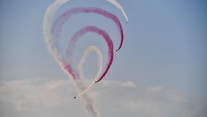 Gökte Solo, Kara da Binler