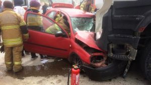Kamyonla Çarpışan Otomobilin Sürücüsü Öldü