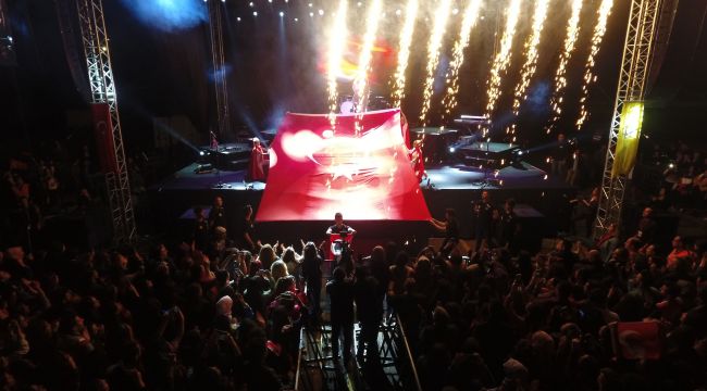 Buca Cumhuriyet İçin Tek Yürek Oldu