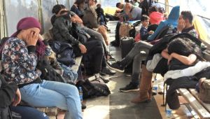 Çeşme'de 92 Kaçak Göçmen Yakalandı