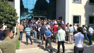 Domates Üreticisinde Fabrika Önünde Eylem