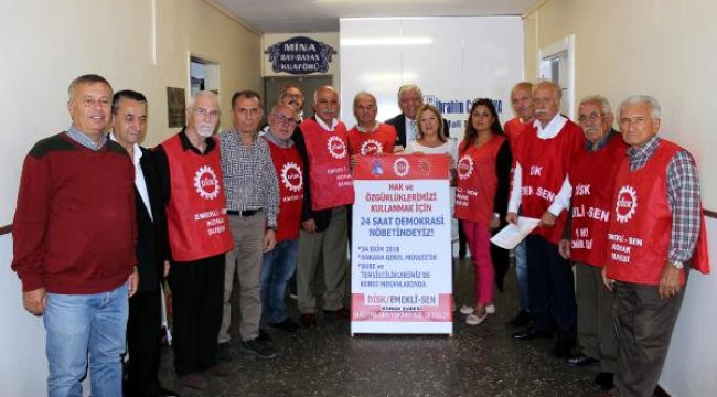 Emeklilerden 'Maaş' Nöbeti