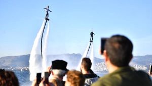 İzmirlilere Flyboard Sürprizi