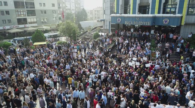Piriştina'dan Miting Gibi Başvuru Töreni