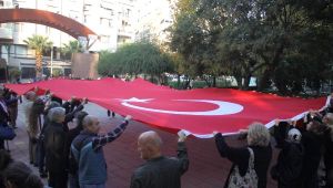 Atatürk'ü, Annesinin Kabri Başında Andılar