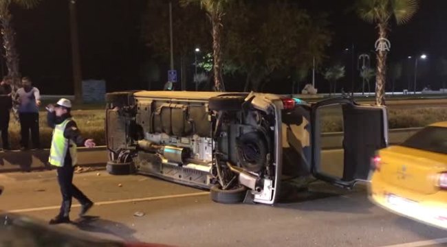 Belediye Otobüsü ile Hafif Ticari Araç Çarpıştı: 3 Yaralı