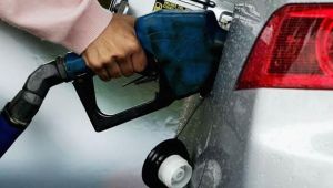 Benzin ve motorine indirim yapıldı