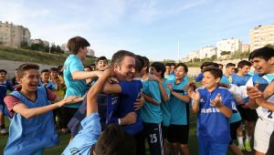 Buca'da Ünlüler ve Efsaneler Maçta Buluşacak