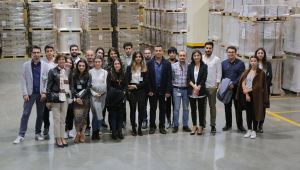 ESİAD üyeleri gençlere yol gösteriyor