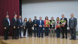 Foça'da Cumhuriyet Kadını Konulu Panel
