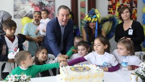  Lösemiyi Yenip Pastayla Kutladılar