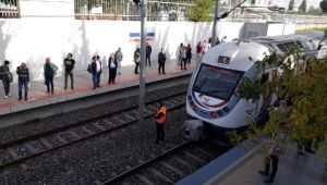 Tcdd Treninin Önüne Atlayarak İntihar Etti