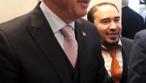Zeybekci: İzmir Mahallenin En Güzel Kızı, Kim İstemez
