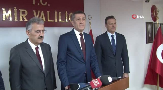 Milli Eğitim Bakanı Ziya Selçuk İzmir'de