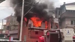 Ocağın Yanındaki Tül Perde Tutuşunca Ev Yandı