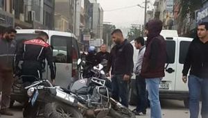 Ticari Araç Yunus Ekibine Çarptı: 2 Polis Yaralandı