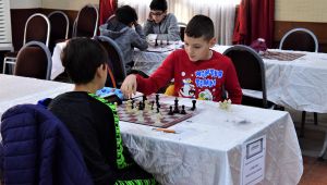 Bornova Belediyesi Satranç Turnuvası'nda büyük heyecan