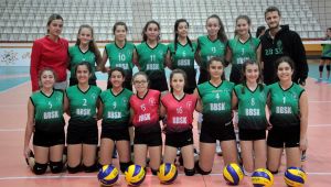 Bornova Belediyespor voleybolda hızlı başladı