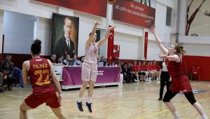 Bayraklı'nın perilerinde hedef Play Off