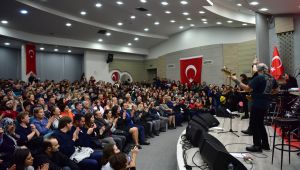 Bornova Barış Manço'yu Unutmadı