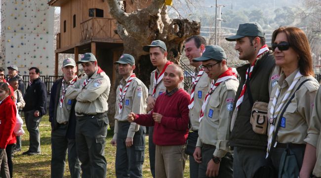 Buca'da doğanın içinde muhteşem merkez