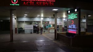 İzmir'de Bıçaklı Kavga : 1 Yaralı