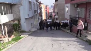 Karabağlar'da Midibüs Devrildi: 4 Yaralı