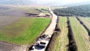 Menderes'te Düdenlerin Oluştuğu Bölge Trafiğe Kapatıldı