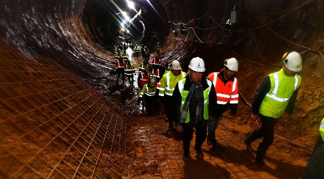 Narlıdere Metrosu'nda "ilk ışık" göründü
