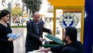 Pet şişeyi getir, bez çantayı götür