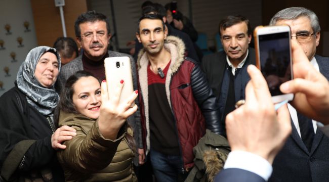 Zeybekci İzmir’i Dinliyor