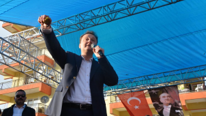 Aksoy’dan miting gibi açılış!