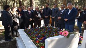 Batur, Efsane Başkan Alyanak’ı mezarı başında andı