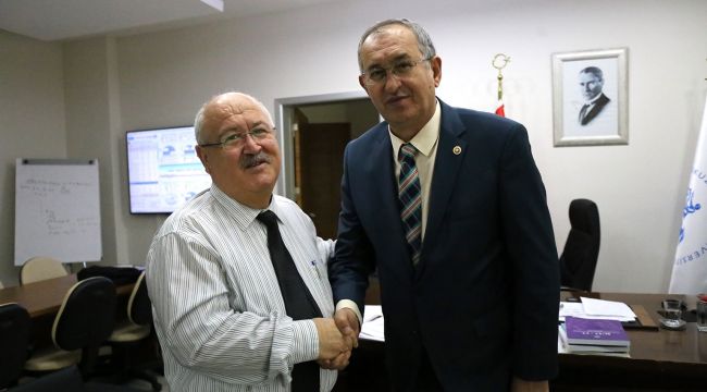 CHP’li Sertel Tıp Bayramı’nda hastaneleri ziyaret etti