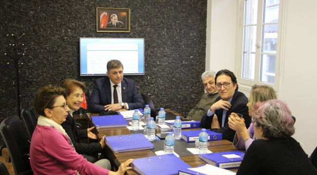 Doktor Başkan Adayı, sağlık çalışanlarını unutmadı