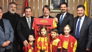 Göztepe Batur’un yanında